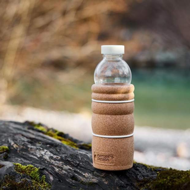 CORK Trinkflasche aus Glas mit Korkmantel und Biokunststoff-Verschlussdeckel